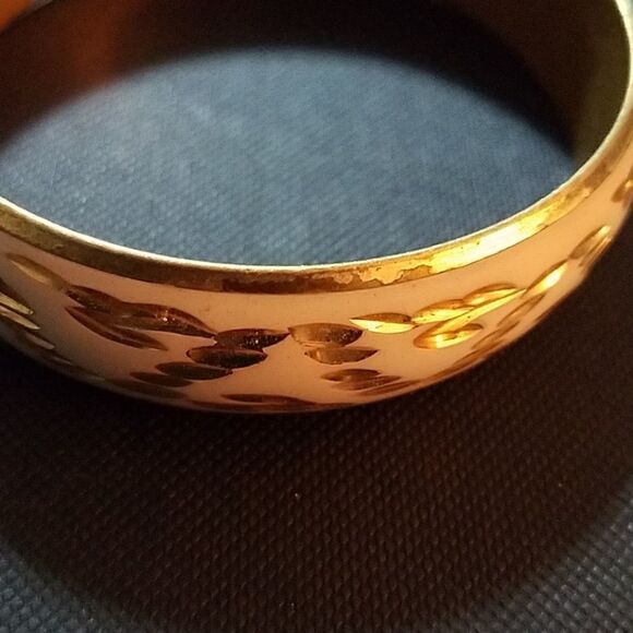 Vintage White & Gold Bracelet - Picture 1 of 3